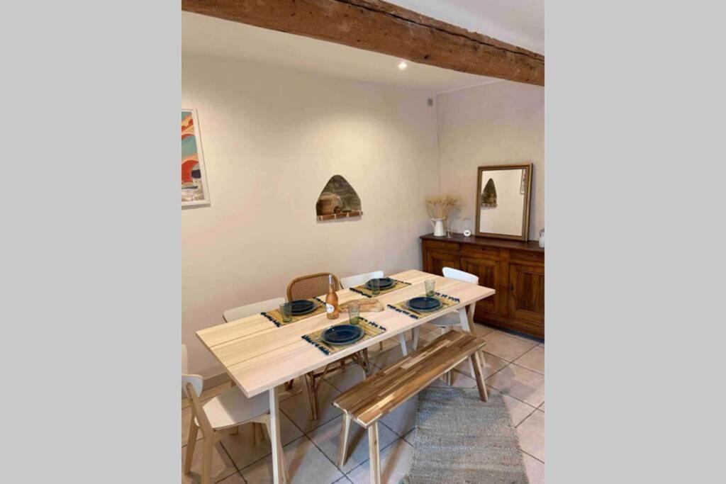 Superbe appartement en pierre fraîchement rénové Bernis Extérieur photo